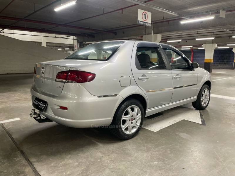 FIAT - SIENA - 2011/2011 - Prata - R$ 33.500,00