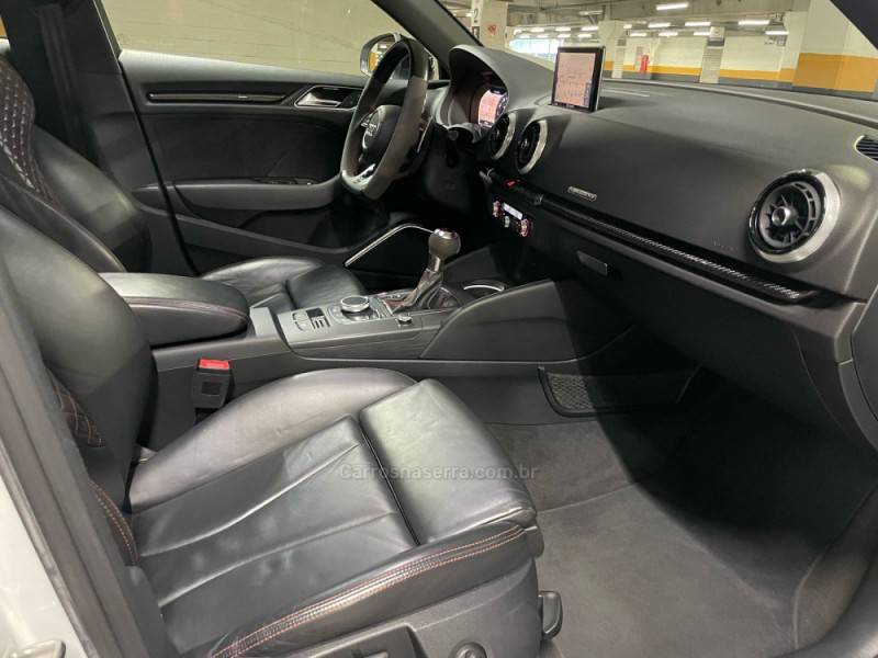 AUDI - RS3 - 2018/2018 - Branca - R$ 369.000,00