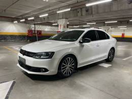 VOLKSWAGEN - JETTA - 2013/2013 - Branca - R$ 80.000,00