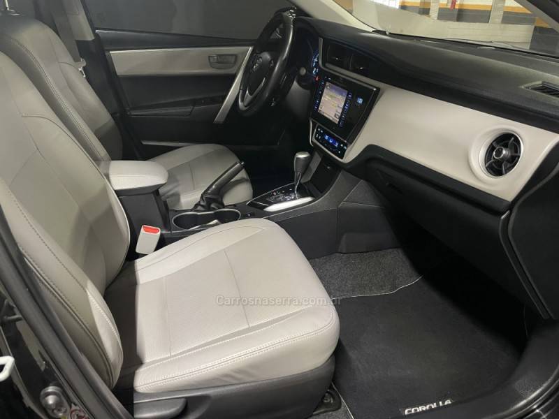 TOYOTA - COROLLA - 2018/2018 - Preta - R$ 94.900,00