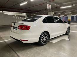 VOLKSWAGEN - JETTA - 2013/2013 - Branca - R$ 80.000,00