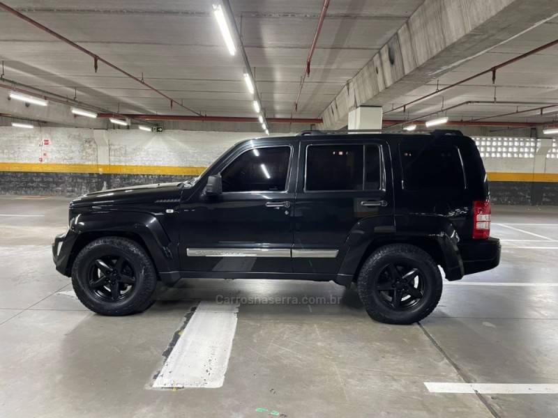 JEEP - CHEROKEE - 2010/2010 - Preta - R$ 65.000,00
