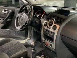 RENAULT - MÉGANE - 2008/2008 - Prata - R$ 26.500,00