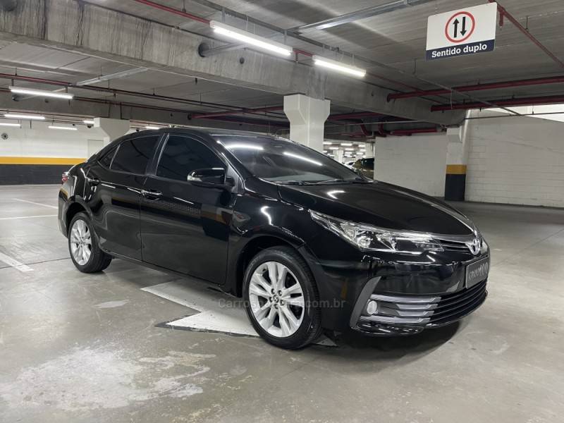 TOYOTA - COROLLA - 2018/2018 - Preta - R$ 94.900,00
