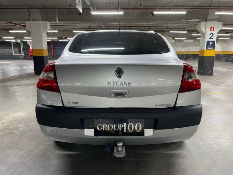 RENAULT - MÉGANE - 2008/2008 - Prata - R$ 26.500,00