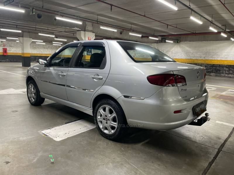 FIAT - SIENA - 2011/2011 - Prata - R$ 33.500,00