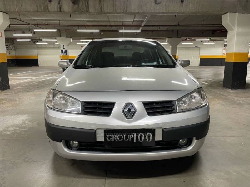 RENAULT - MÉGANE - 2008/2008 - Prata - R$ 26.500,00