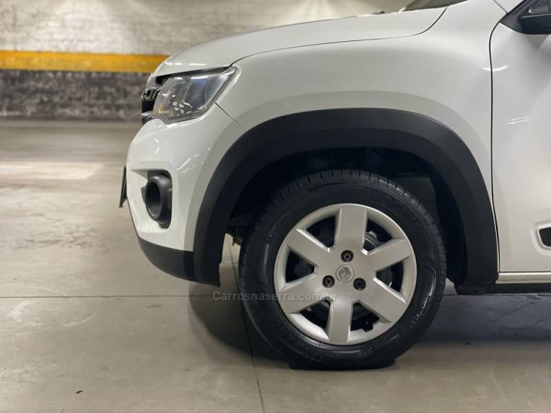 RENAULT - KWID - 2021/2021 - Branca - R$ 42.500,00