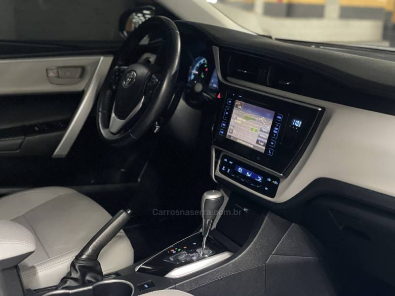 TOYOTA - COROLLA - 2018/2018 - Preta - R$ 94.900,00