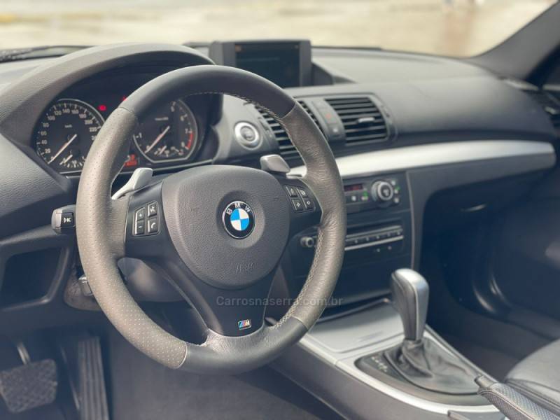 BMW - 130I - 2009/2009 - Preta - R$ 102.000,00