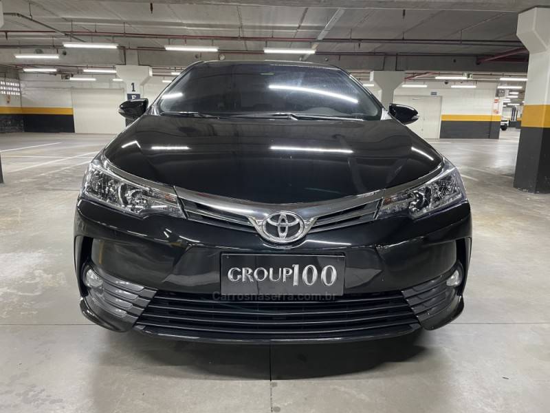 TOYOTA - COROLLA - 2018/2018 - Preta - R$ 94.900,00