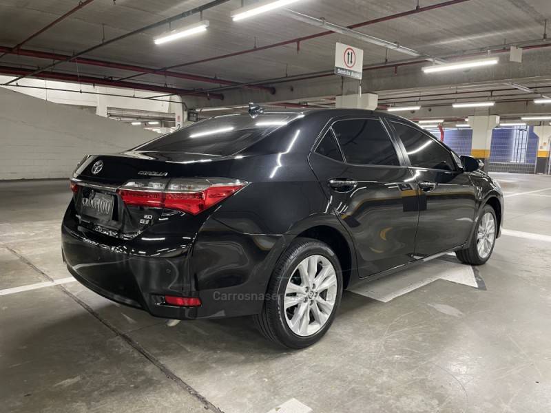 TOYOTA - COROLLA - 2018/2018 - Preta - R$ 94.900,00